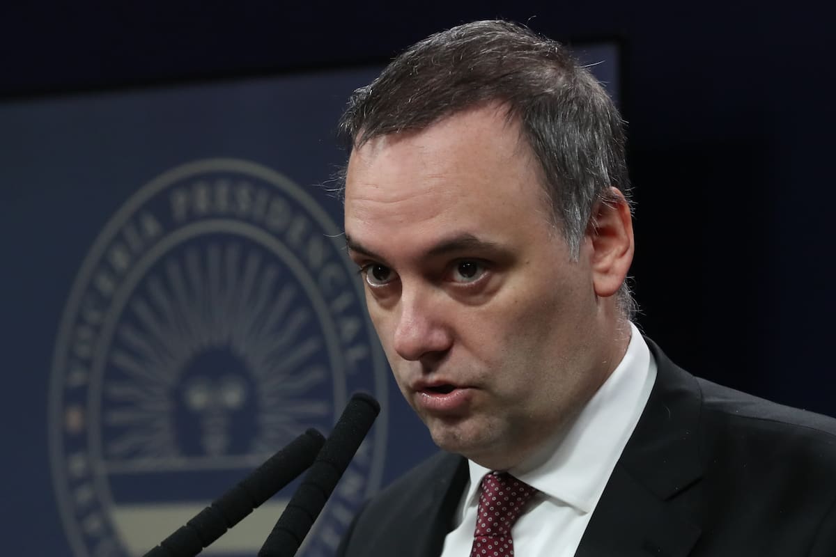 El portavoz presidencial Manuel Adorni, este lunes, en la conferencia de prensa