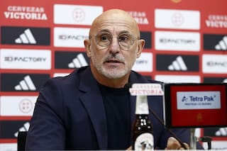 El portero Josep Martínez y Roberto Fernández, novedades en la lista de España