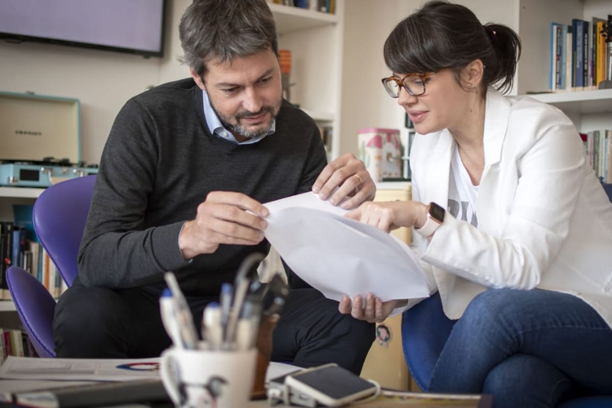 El postulante a jefe de gobierno del kirchnerismo difundió una foto de campaña con su compañera de fórmula