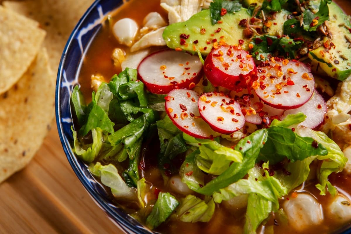El pozole es uno de los platillos más tradicionales de México