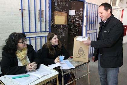 El precandidato a senador nacional por el Frente para la Victoria, Carlos "Camau" Espínola