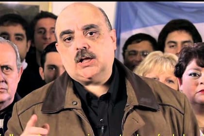 El precandidato de Patriota Bandera Vecinal Alejandro Biondini