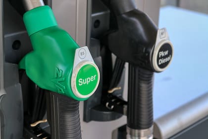El precio de la gasolina en Florida varía dependiendo el condado