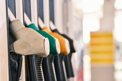 El precio promedio en Florida para la gasolina de mayor octanaje se ubicó en US$0,98 por litro, una leve baja desde los US$1,01 de la semana pasada