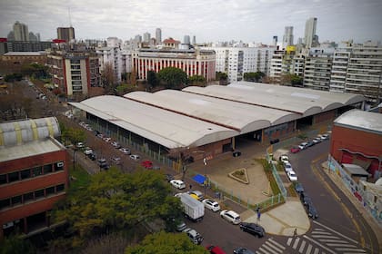 El predio El Dorrego está ubicado entre las calles Concepción Arenal, Zapiola, Freire y Dorrego, en Colegiales