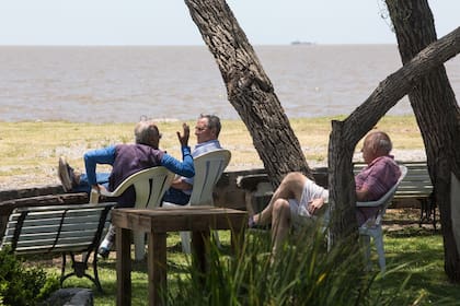 El predio, junto a la ribera, es un pulmón verde con amplia oferta de actividades