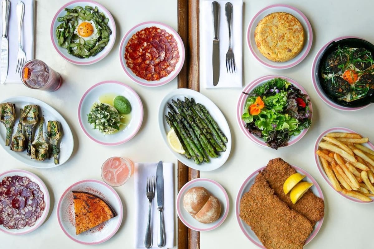 El Preferido, un bodegón de 1952 que creó una familia de asturianos: primero era un almacén y luego se convirtió en un restaurante