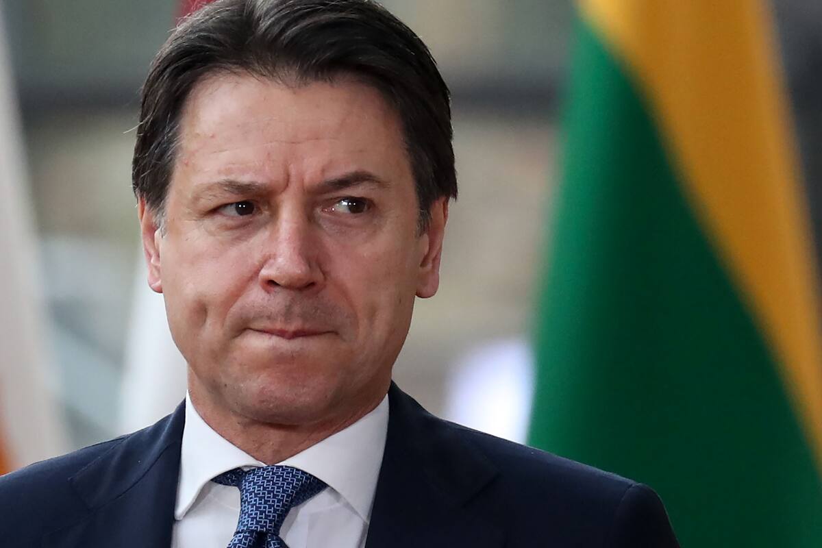 El premier italiano Giuseppe Conte renunció e intentará formar un nuevo gobierno