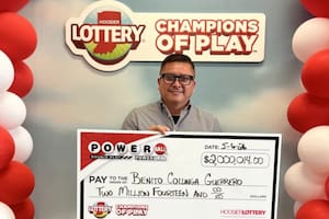 Es hispano, compró un ticket de lotería y ganó un premio Powerball de US$2 millones