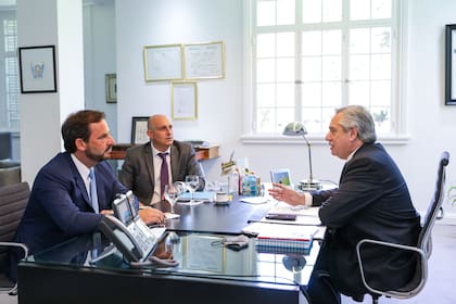 El presidente Alberto Fernández a Ariel Sujarchuk como titular del Ente Nacional de Control y Gestión de la Vía Navegable; al frente de Escobar quedó Carlos Ramil