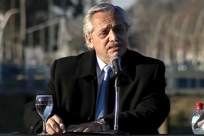 El presidente Alberto Fernández acusó de “miserables” a quienes lo cuestionaron por haber señalado a la primera dama como la responsable del festejo en Olivos.