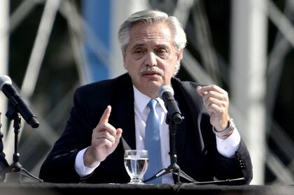 El presidente Alberto Fernández al dar inicio a las obras de la ampliación de las plantas potabilizadoras en Santa Fe