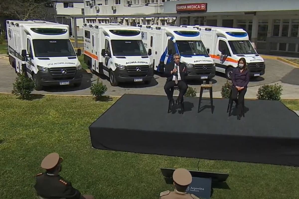 El presidente Alberto Fernández anunció una regularización en los salarios de las fuerzas de seguridad