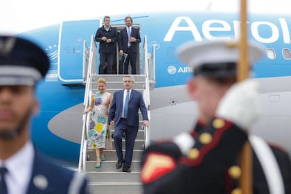 El presidente Alberto Fernández arribó a Los Ángeles junto a su comitiva para la IX Cumbre de las Américas