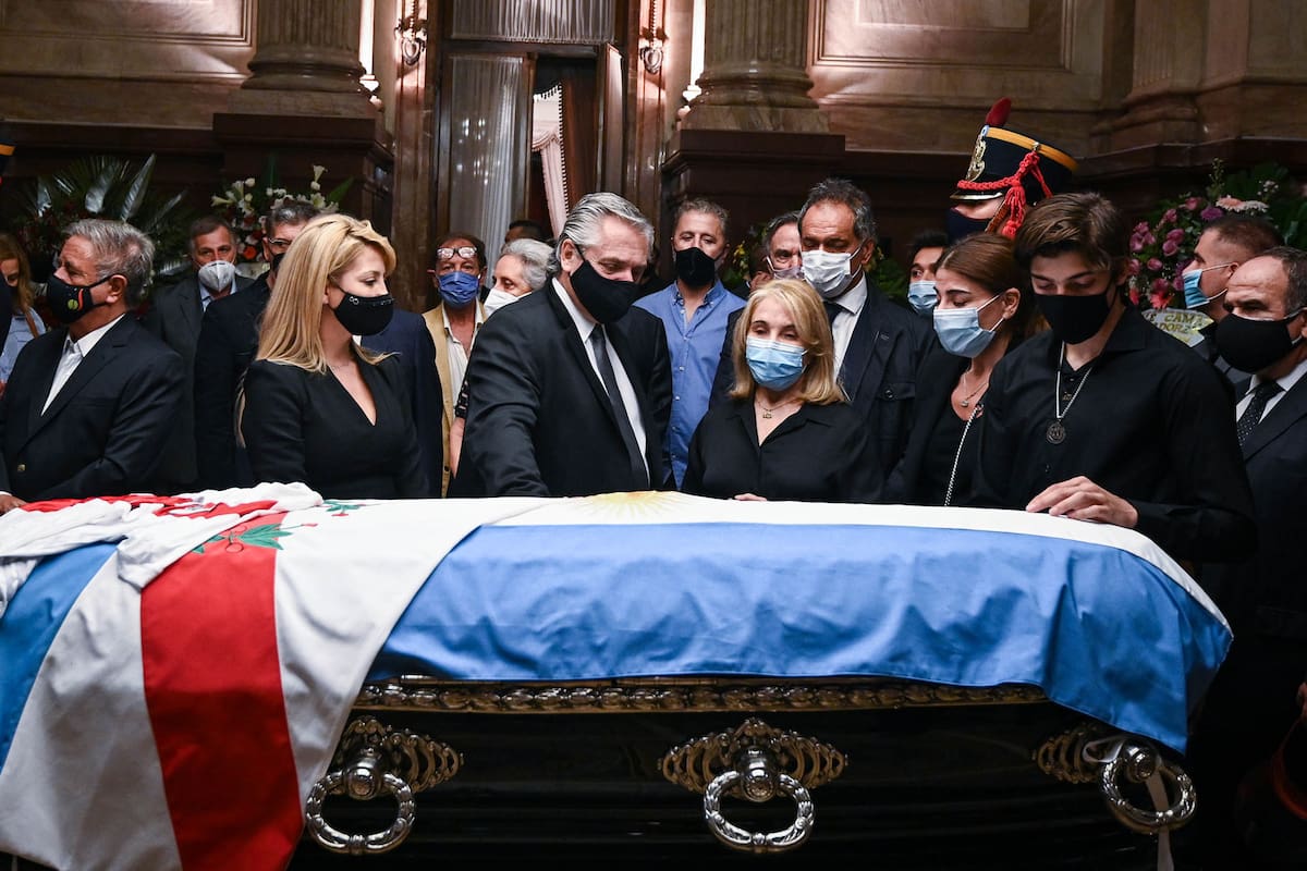 El Presidente Alberto Fernández despide los restos de Carlos Menem en el Congreso Nacional