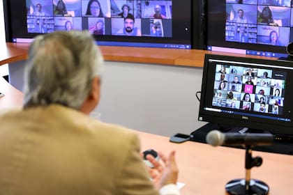 El presidente Alberto Fernández, en videoconferencia con los gobernadores en Olivos
