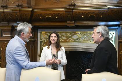El presidente Alberto Fernández, en noviembre pasado y junto a Inés Arrondo y el gobernador Alberto Rodríguez Saá.
