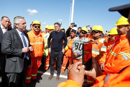 El presidente Alberto Fernández encabezó en Merlo, junto al ministro de Obras Públicas, Gabriel Katopodis, una asamblea de trabajadores