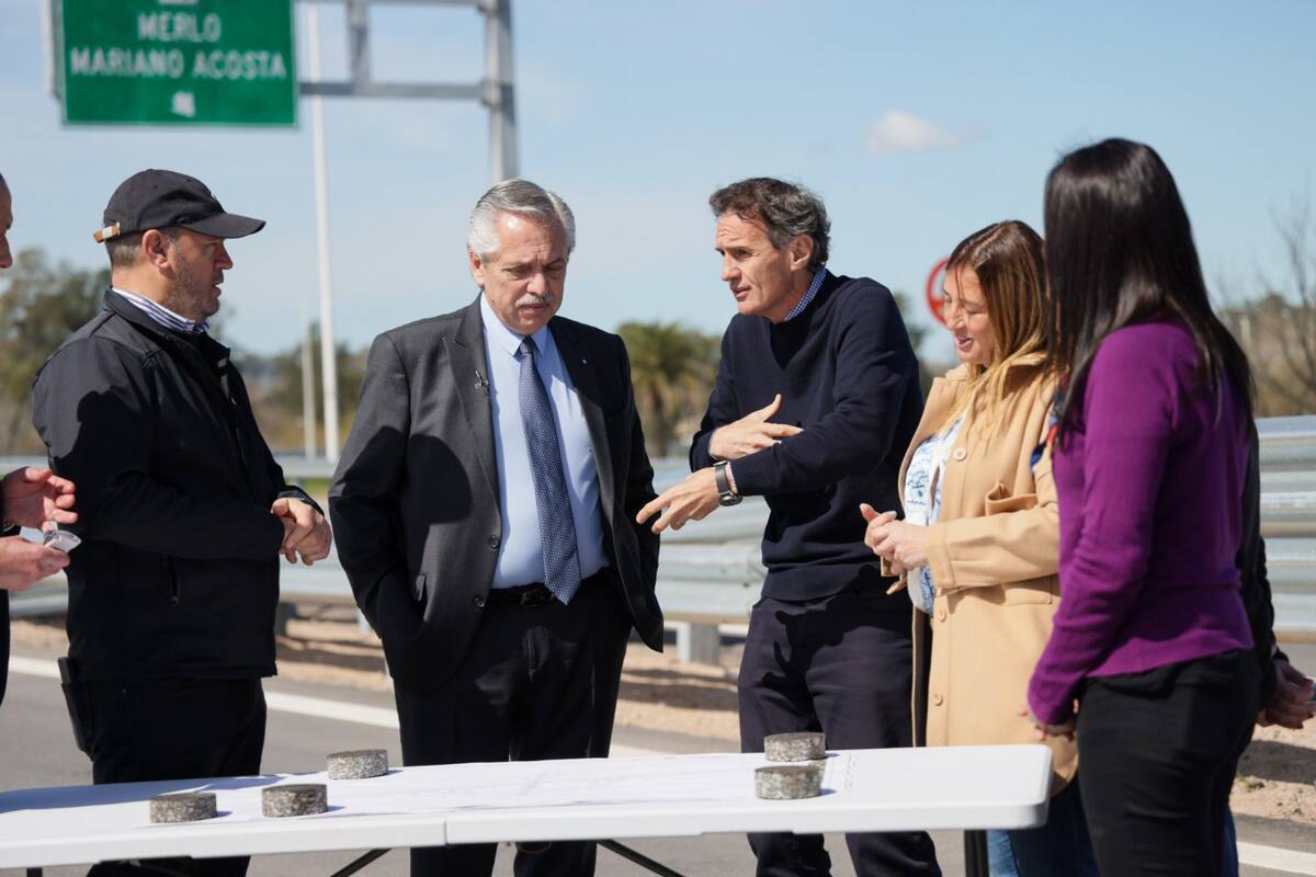 El presidente Alberto Fernández encabezó junto al ministro de Obras Públicas, Gabriel Katopodis, una asamblea de trabajadores en Merlo