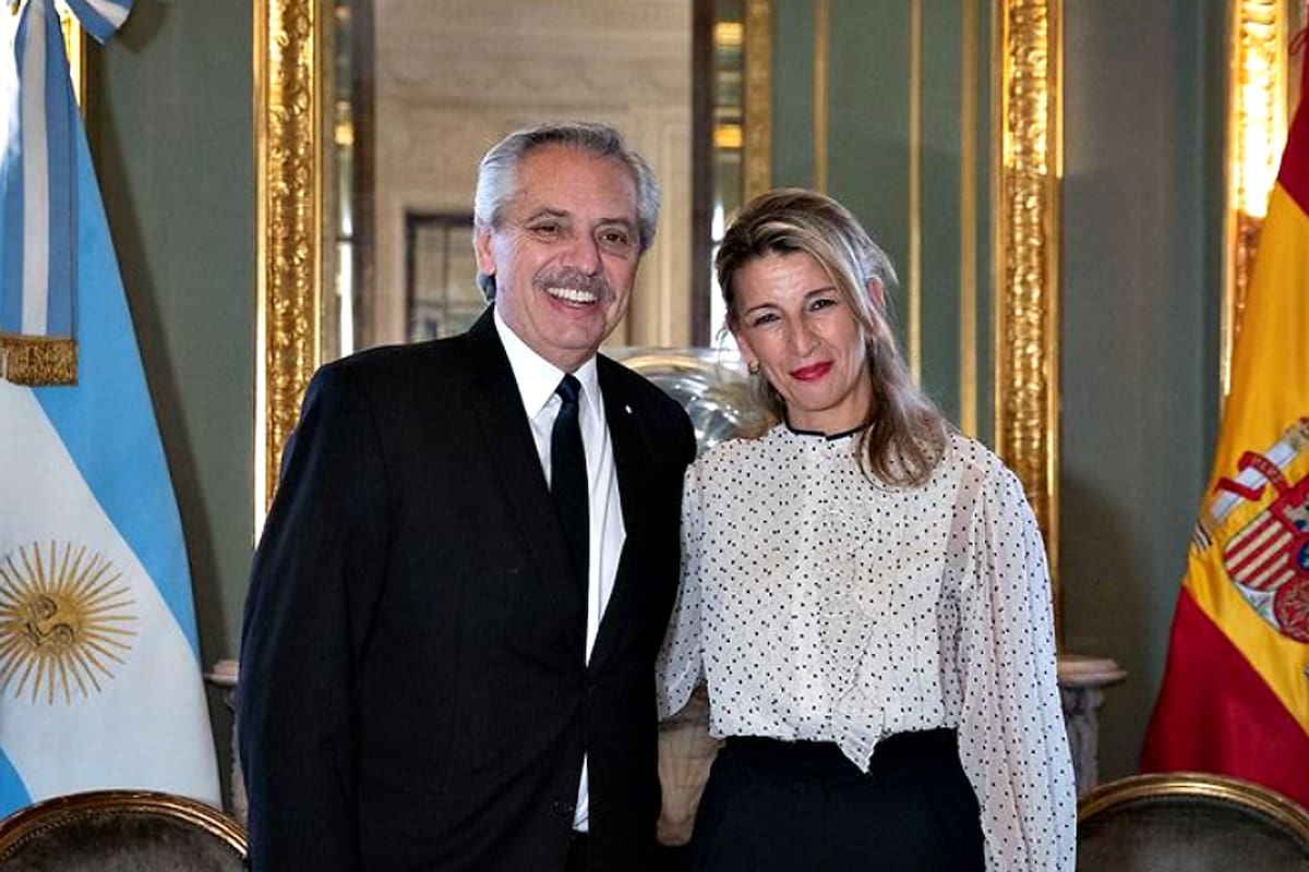 El presidente Alberto Fernández hoy en Madrid con Yolanda Díaz Pérez, la vicepresidenta de España