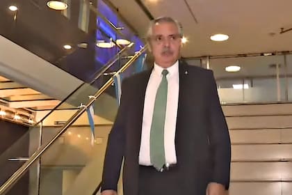 El presidente Alberto Fernández ingresa esta noche a los estudios de C5N
