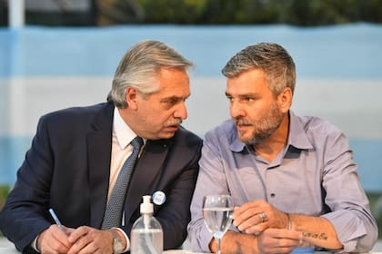 El Presidente Alberto Fernández junto al exministro de Desarrollo Social Juan Zabaleta