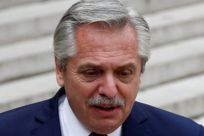 El presidente Alberto Fernández justificó las medidas en que el país vive "el peor momento de la pandemia".