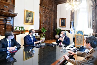 Fernández acordó financiamiento de CAF por 2.670 millones de dólares