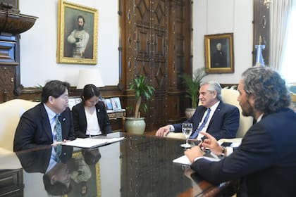 El presidente Alberto Fernández recibió al canciller de Japón, Yoshimasa Hayashi
