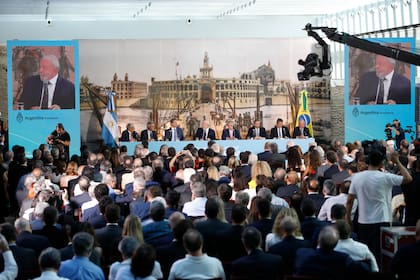 El presidente Alberto Fernandez recibió al presidente de Brasil Luiz Inácio “Lula” da Silva, en la primera visita como presidente.
Reunión con empresarios en el Museo del Bicentenario
