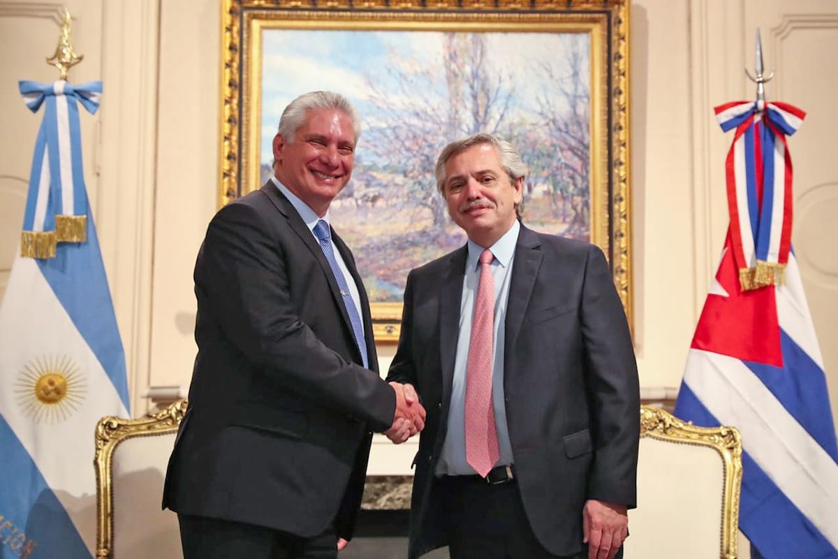 El presidente Alberto Fernández recibió hoy, en el Salón Eva Perón de Casa Rosada, al presidente de Cuba, Miguel Díaz-Canel