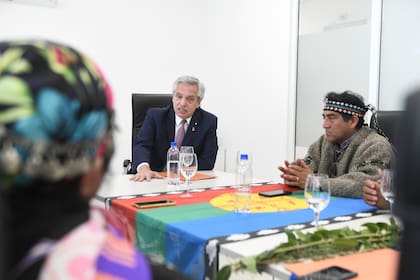 El presidente Alberto Fernández se reunió con representantes de comunidades mapuches en Neuquén