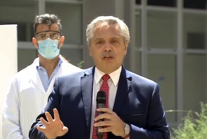 Alberto Fernández anunció en agosto pasado que la Argentina iba a poder acceder a las vacunas entre seis meses y un año antes gracias a un acuerdo con Oxford Astrazeneca y el laboratorio Insud.