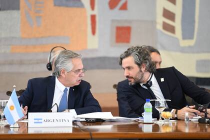 El presidente Alberto Fernández y el canciller Santiago Cafiero, durante la última reunión de presidentes sudamericanos