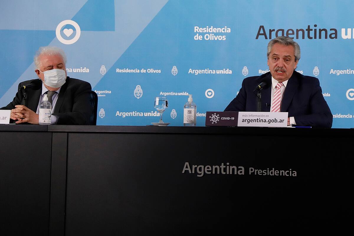 El presidente Alberto Fernández y el ministro de salud Ginés González García