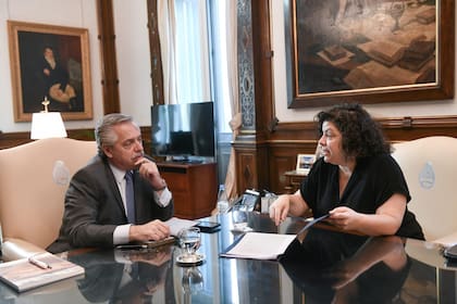El presidente Alberto Fernández y su ministra de Salud, Carla Vizzotti