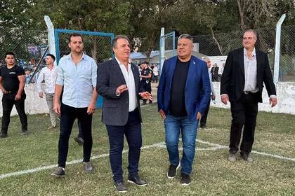 El presidente Alicio Dagatti, de Estudiantes de Río Cuarto, recibe a Claudio Chiqui Tapia: el dirigente cordobés es investigado por narcotráfico y lavado de activos