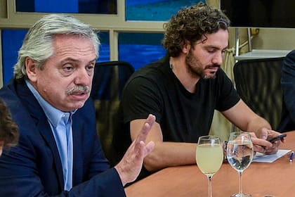 El presidente analizó con su equipo la extensión de la cuarentena y esta tarde se reúne con el consejo de expertos asesores