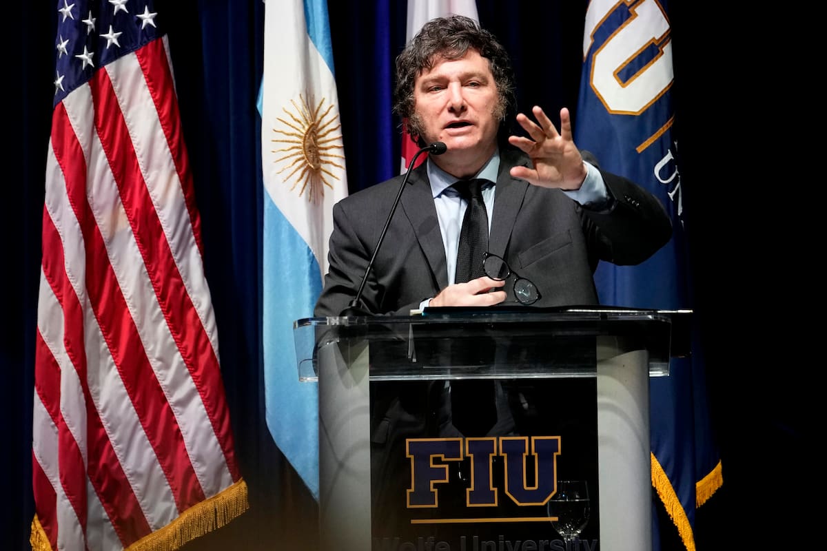 El presidente argentino Javier Milei participará esta noche de un encuentro en Palm Beach donde espera cruzarse con el presidente Trump