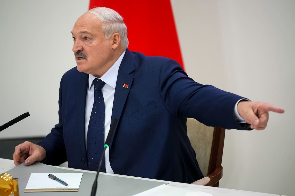 El presidente bielorruso Alexander Lukashenko le habla a los medios de comunicación en Minsk, Bielorrusia, el 26 de enero del 2025