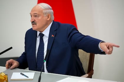 El presidente bielorruso Alexander Lukashenko le habla a los medios de comunicación en Minsk, Bielorrusia, el 26 de enero del 2025