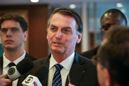 El presidente Bolsonaro en una cruzada contra el diario Folha de Sao Paulo