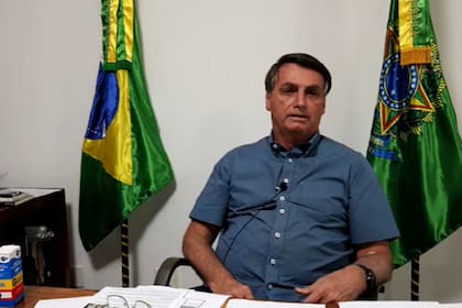 El presidente brasileño, Jair Bolsonaro, ayer, durante una transimisión de Facebook Live