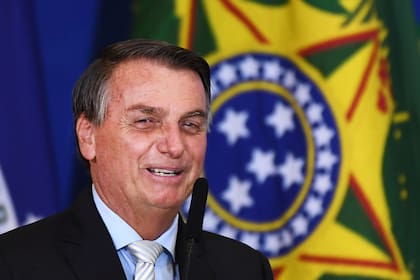 El presidente brasileño, Jair Bolsonaro, habla durante la ceremonia de firma del decreto de concesión de autonomía al Banco Central de Brasil, en el Palacio de Planalto en Brasilia, el 24 de febrero de 2021