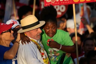 Lula firma medidas para recortar impuestos al combustible y subsidiar el diésel antes de comicios