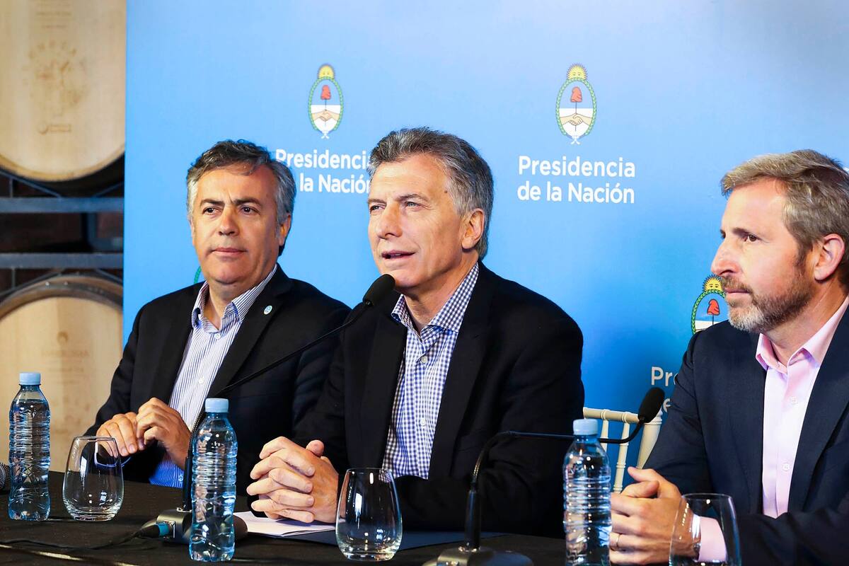 El Presidente brindó una conferencia de prensa desde Mendoza, junto al gobernador Alfredo Cornejo y el ministro de Interior Rogelio Frigerio