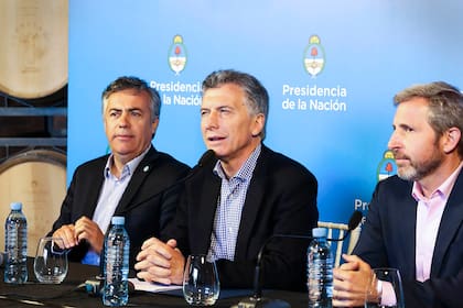 El Presidente brindó una conferencia de prensa desde Mendoza, junto al gobernador Alfredo Cornejo y el ministro de Interior Rogelio Frigerio