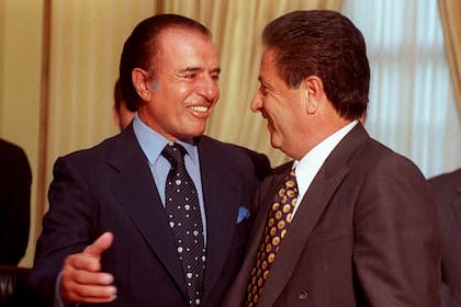 El presidente Carlos Menem junto a Eduardo Duhalde en Olivos, 22 de octubre de 1998