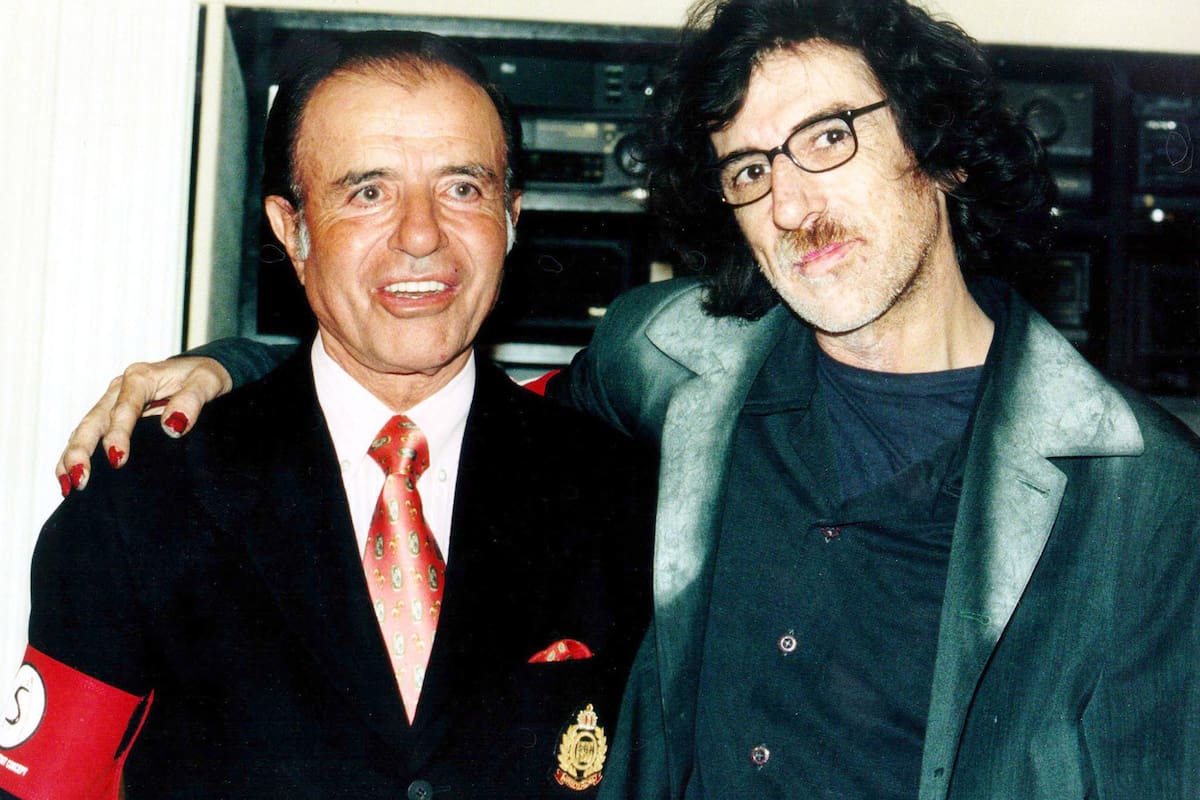 El presidente Carlos Menem recibió al mœsico de rock, Charly García quien le entregóel brazelete oficial de "Say no More". 29/06/99