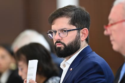 El presidente chileno Gabriel Boric se reúne con el primer ministro japonés Shigeru Ishiba en la oficina de Ishiba en Tokio el domingo 11 de mayo de 2025